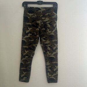 Zyia Active  Camo Reflective Soft N Snug Mid Rise Leggings Black/Green Medium